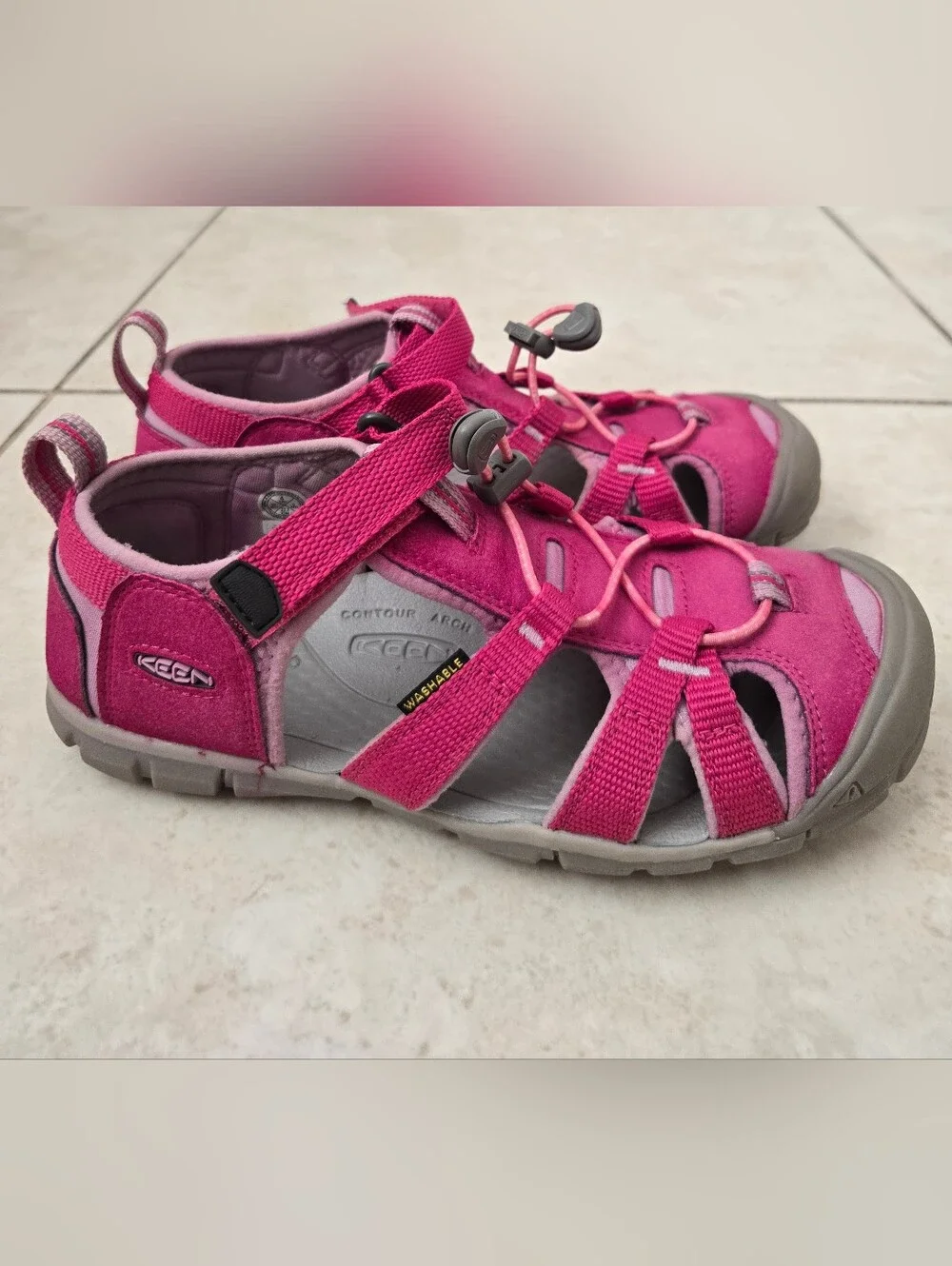 KEEN Kids' Seacamp II CNX Pink sandals Size 4 Big Kids